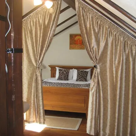 Turnul Hotel Moieciu de Jos